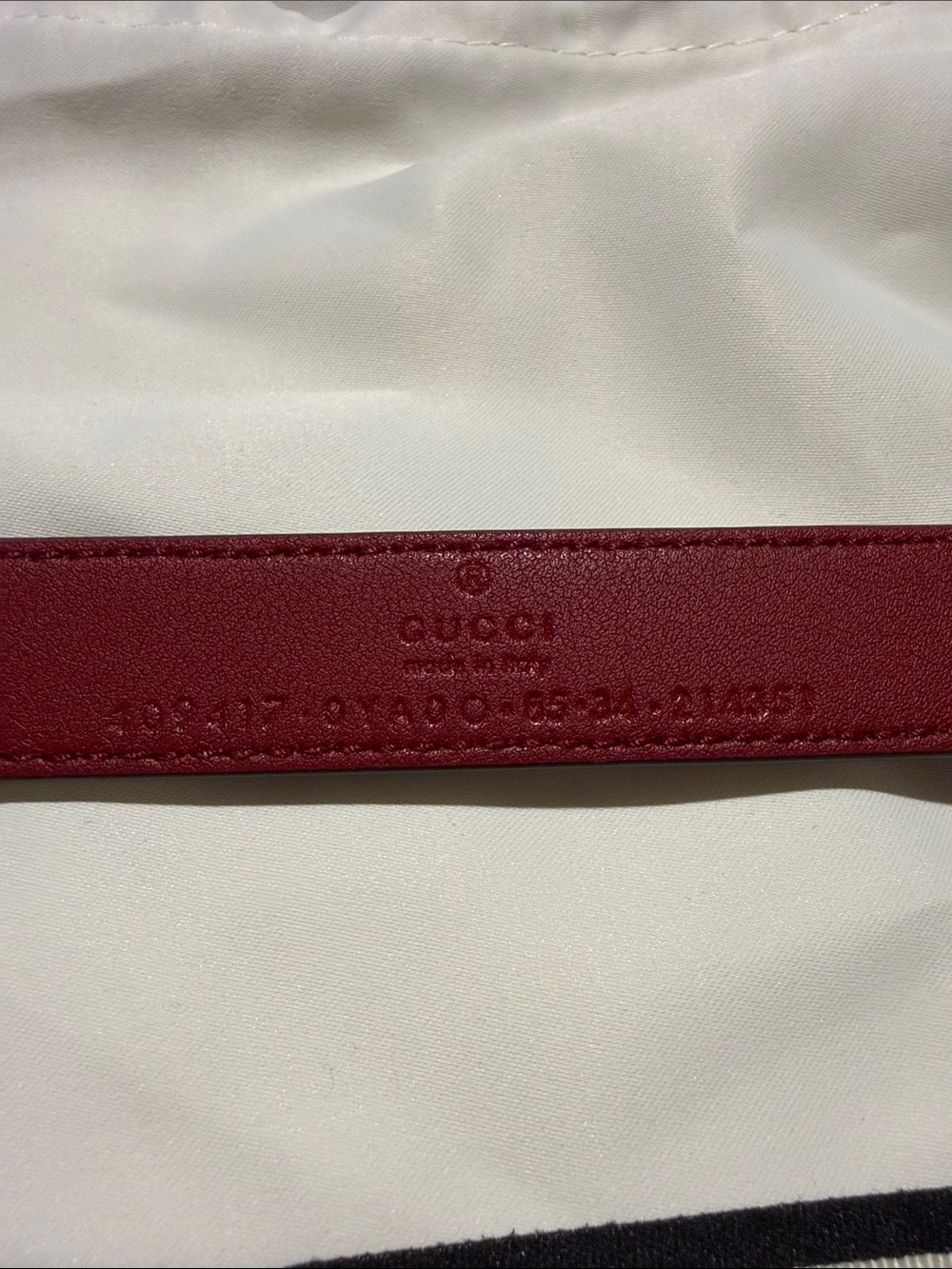 Gucci Maroon Leather Double G Logo Belt with Gold Buckle - Picture 2 of 3